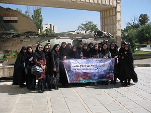 بازدید دانشجویان دانشگاه همدان از باغ موزه دفاع مقدس